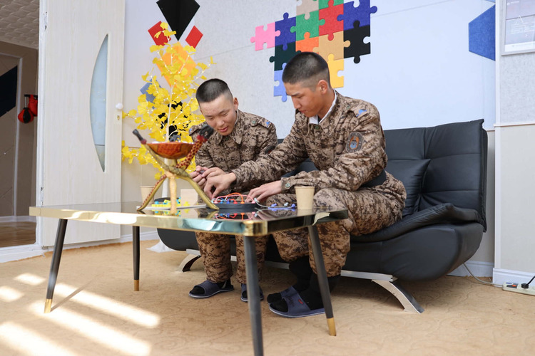 Зэвсэгт хүчний 186-р ангид татагдсан ЦЭРГҮҮД 6 мэргэжил эзэмшиж байна